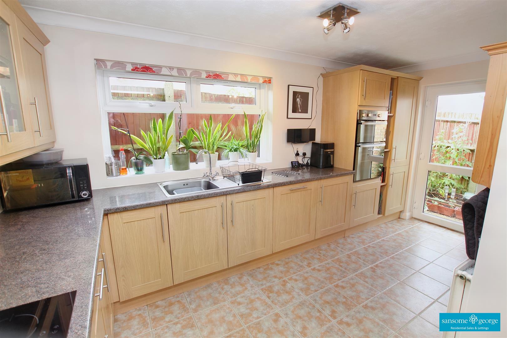 Addiscombe Chase, Tilehurst, Reading